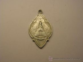 Antigüedades: Medalla religiosa de la Virgen de Montserrat, Sagrado Corazón. Principios siglo XX.